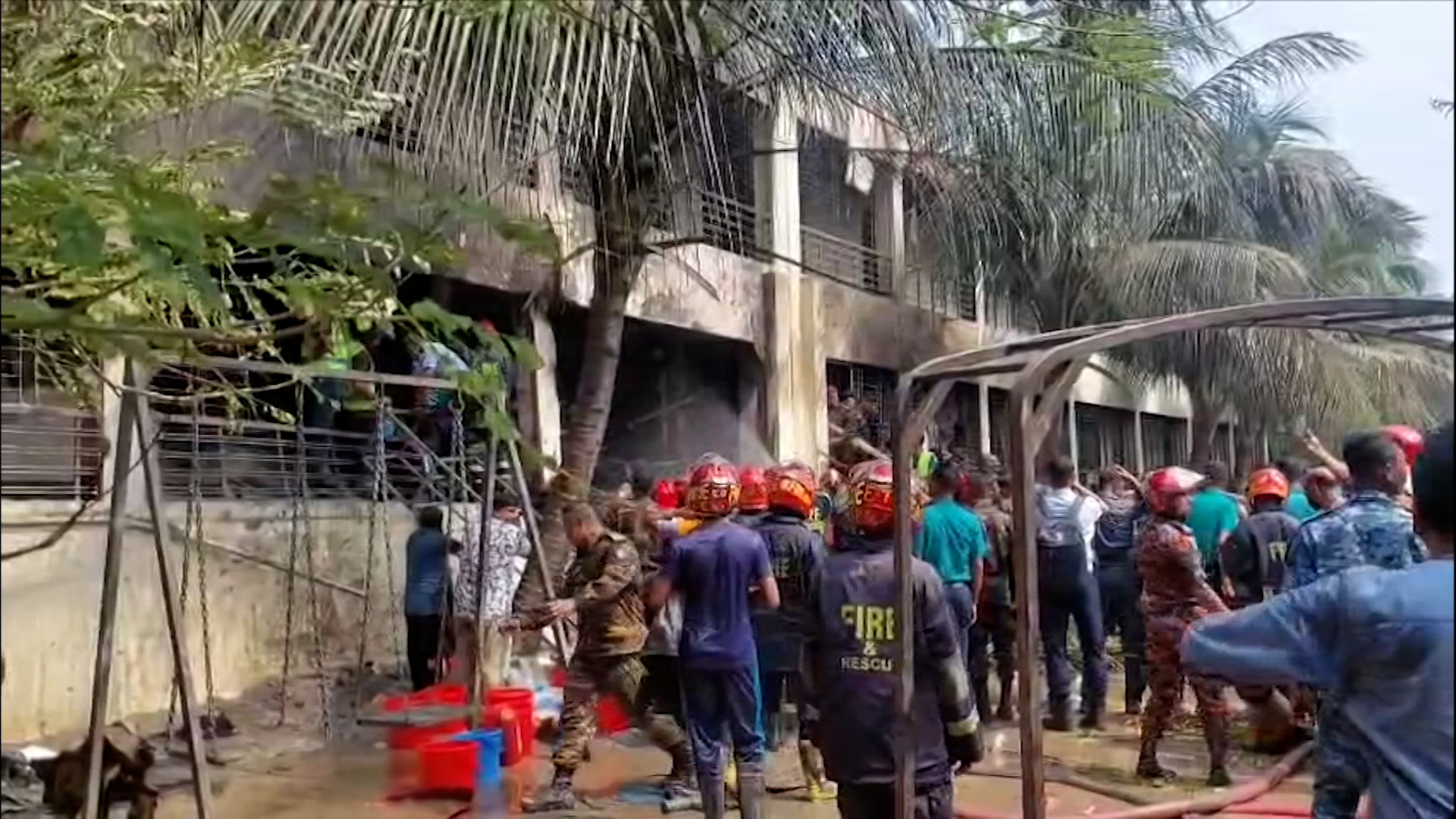 বিমান বিধ্বস্ত: উদ্ধারকাজে অংশ নেয়া ফায়ার সার্ভিসের দুই কর্মী আহত