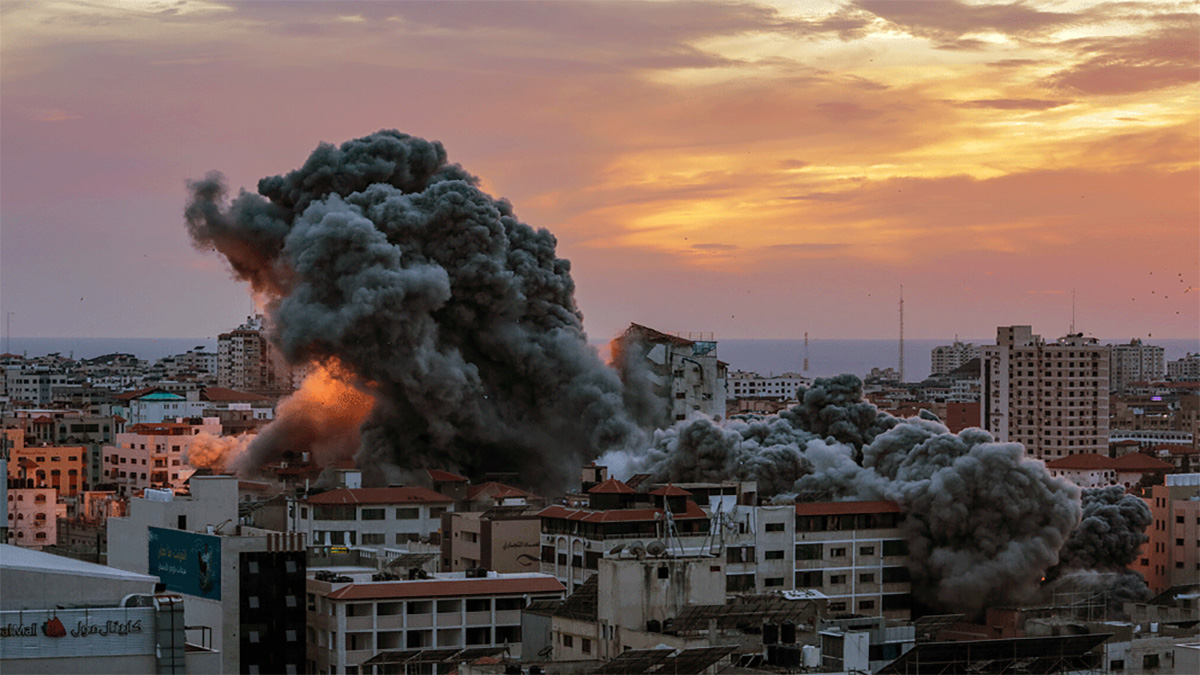 ‘গাজায় হিরোশিমার চেয়ে ৬ গুণ শক্তিশালী বোমা ফেলেছে ইসরায়েল’