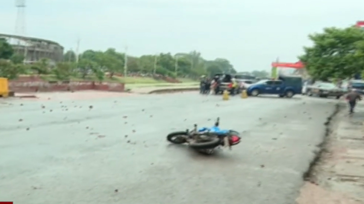 সমাবেশ শেষে ফেরার পথে এনসিপির গাড়িবহরে হামলা, রণক্ষেত্র গোপালগঞ্জ