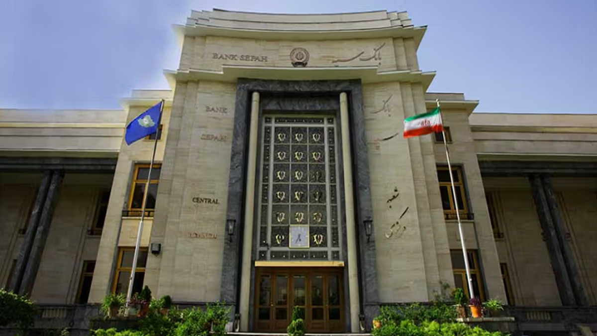 যুদ্ধকালীন সাইবার হামলায় ইরানের দুটি প্রধান ব্যাংকের ডেটা ধ্বংস