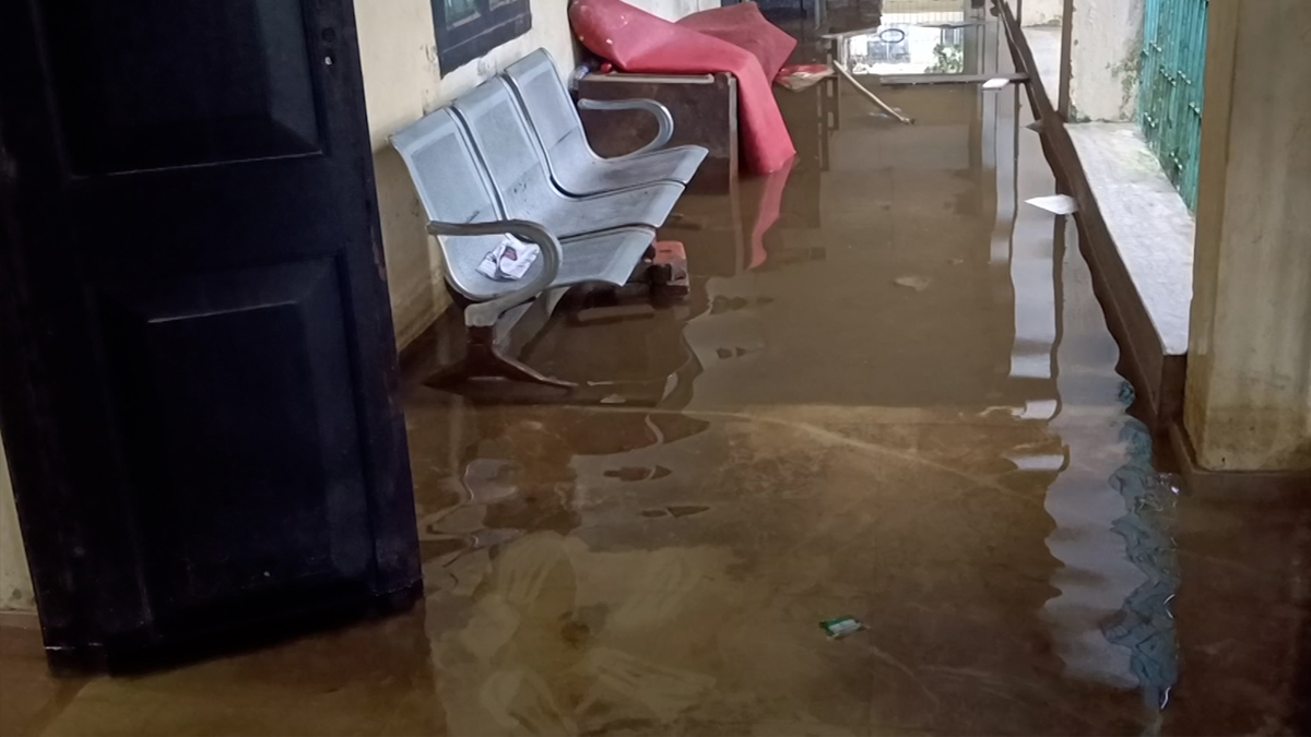 এখনও নোয়াখালী-খাগড়াছড়ির বিভিন্ন এলাকা ও সড়ক পানির নিচে