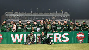 বাবর-শাহিনদের ছাড়াই বাংলাদেশ সিরিজের দল ঘোষণা পাকিস্তানের