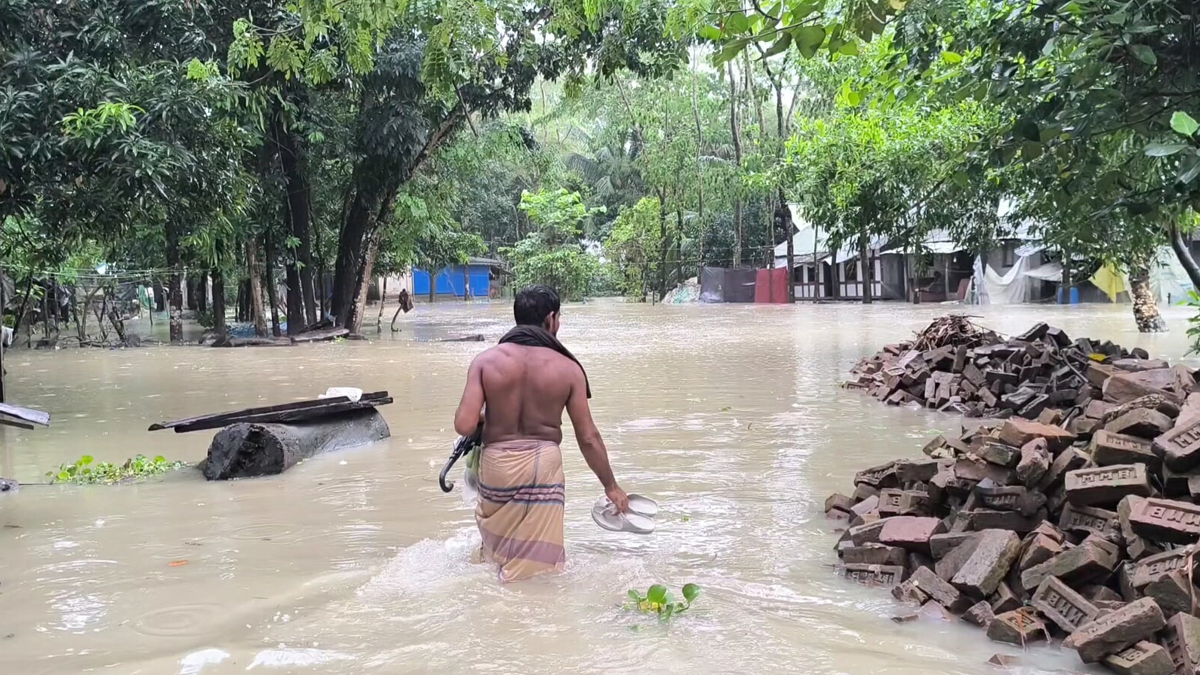 অস্বাভাবিক হারে বাড়ছে তেঁতুলিয়া নদীর পানি, প্লাবিত অন্তত ৩০ গ্রাম