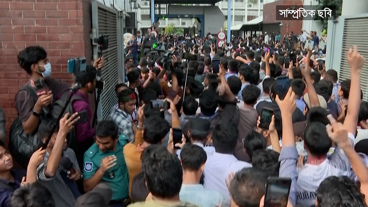 আন্দোলনের কেন্দ্র সচিবালয় হওয়ার দায় সরকারের, সুযোগ পাচ্ছে আ. লীগ— বিশ্লেষক মত