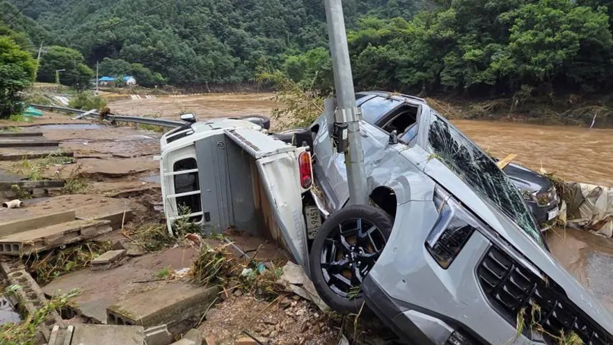 দক্ষিণ কোরিয়ায় বন্যা ও ভূমিধসে অন্তত ১৪ জনের মৃত্যু