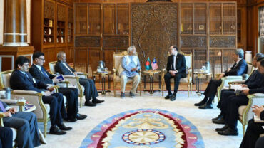 প্রধান উপদেষ্টার সঙ্গে মালয়েশিয়ার প্রধানমন্ত্রীর বৈঠক