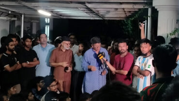 ৭ ঘণ্টা পর খুললো চবি প্রশাসনিক ভবনের তালা