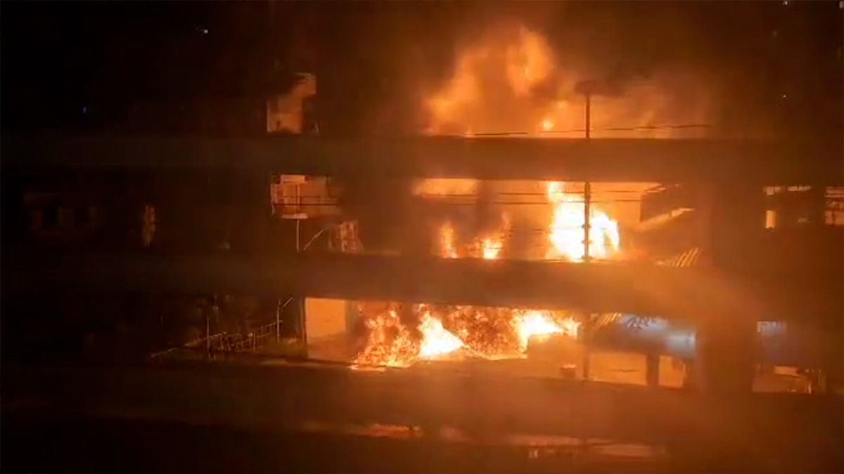 মহাখালীতে পেট্রোল পাম্পে লাগা আগুন নিয়ন্ত্রণে