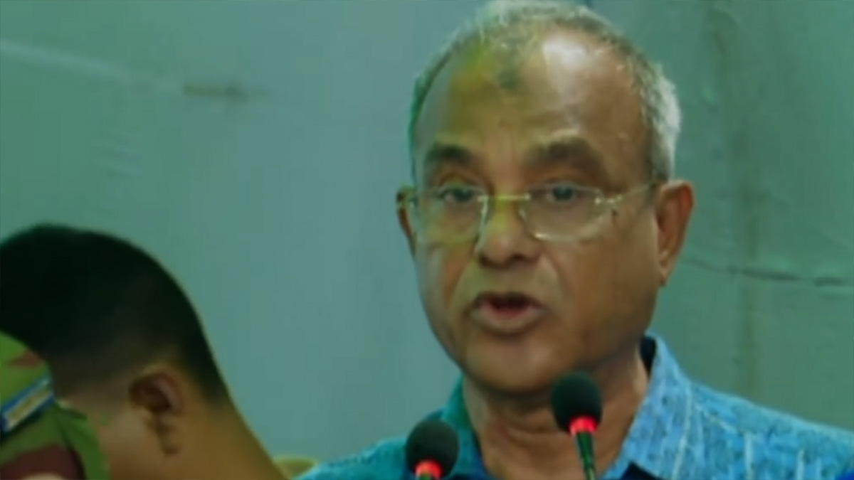 মুন্সিগঞ্জে পুলিশ ক্যাম্পে হামলায় ব্যবস্থা নেবে যৌথ বাহিনী: স্বরাষ্ট্র উপদেষ্টা