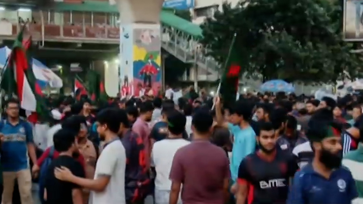 তিন দফা দাবিতে বুধবার ‘লং মার্চ টু ঢাকা’ ঘোষণা প্রকৌশল শিক্ষার্থীদের