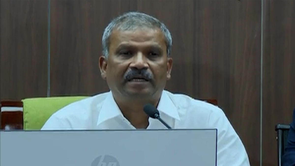 লাখে লাখে মানুষ জাল নথি বানালে কিছু করার থাকে না: আসিফ নজরুল