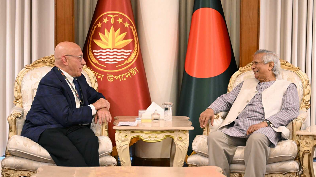 মিয়ানমার পরিস্থিতি নিয়ে জাতিসংঘের দূতের সঙ্গে প্রধান উপদেষ্টার বৈঠক