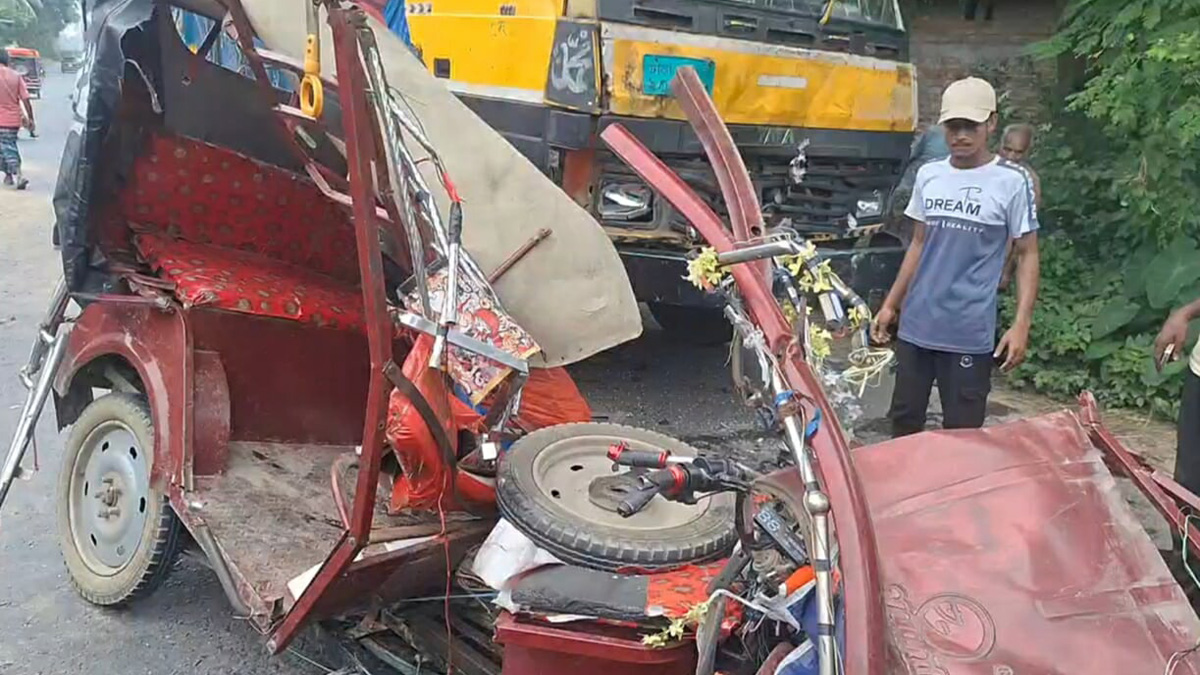 গাইবান্ধায় সড়ক দুর্ঘটনায় শিশুসহ তিনজন নিহত, আহত ৭