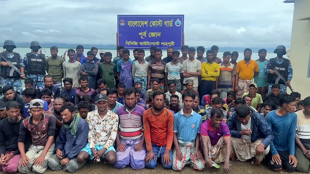 মিয়ানমারের জলসীমায় মাছ ধরার অভিযোগে  ১২২ জন আটক