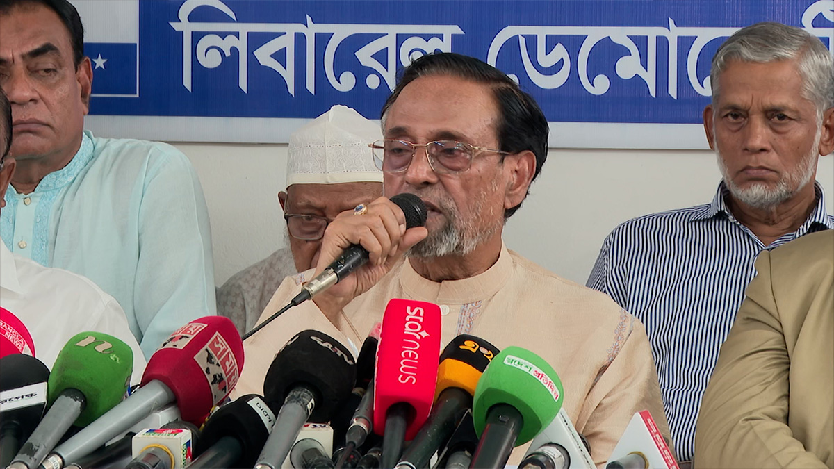 কিছু দল নির্বাচন পেছানোর অজুহাত তৈরি করছে: অলি আহমদ