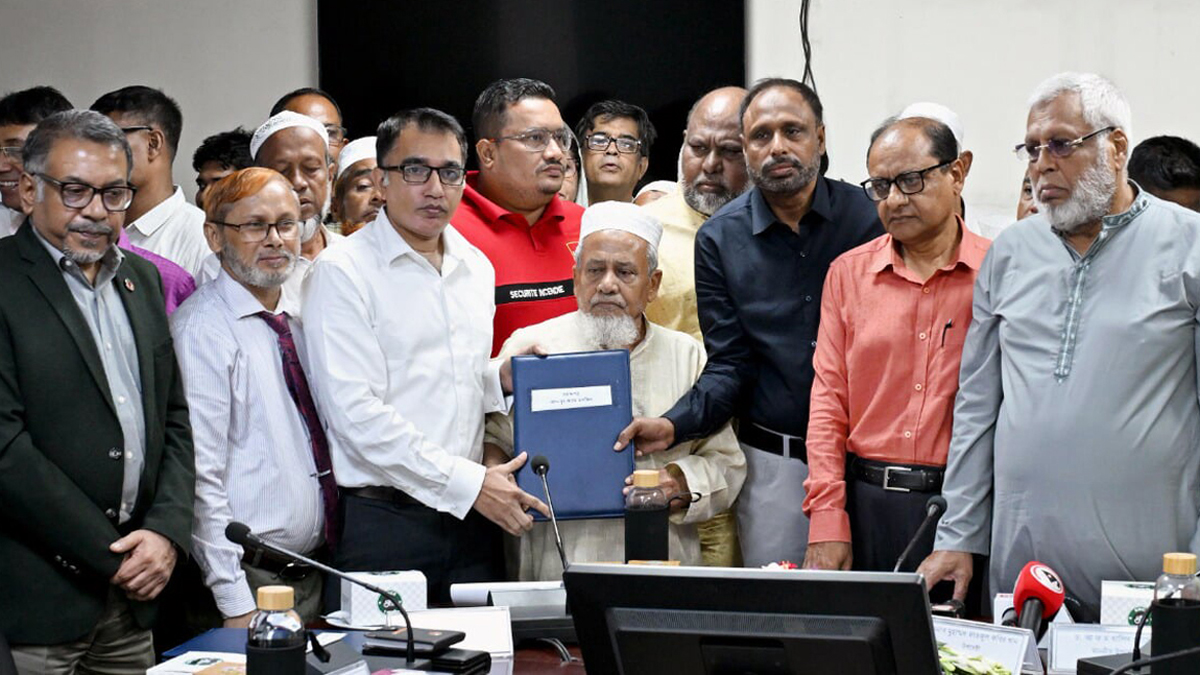 খিলক্ষেতে ২ মসজিদ ও ১ মন্দিরের জন্য জায়গা দিল রেলওয়ে