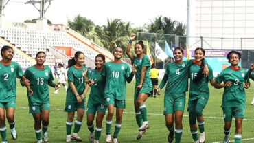 শিরোপার দৌড়ে টিকে থাকতে মাঠে নামছে বাংলাদেশ