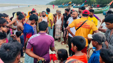 সৈকতে ভেসে এলো নিখোঁজ আহনাফের মরদেহ
