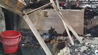 গাজীপুরে মার্কেটে আগুন, ১৭ দোকান পুড়ে ছাই