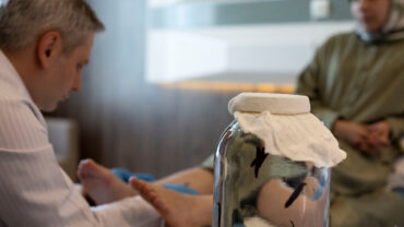 তুরস্কের হাসপাতালগুলোতে জনপ্রিয় হচ্ছে ‘জোঁক থেরাপি’