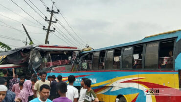 ময়মংসিংহের ভালুকায় দুই বাসের মুখোমুখি সংঘর্ষে নিহত ২