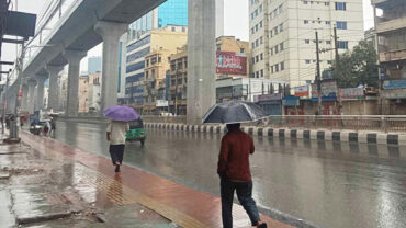 ঢাকার আকাশে গুঁড়ি গুঁড়ি বৃষ্টি
