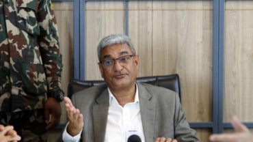 নেপালের স্বরাষ্ট্রমন্ত্রী রমেশ লেখক পদত্যাগ করেছেন